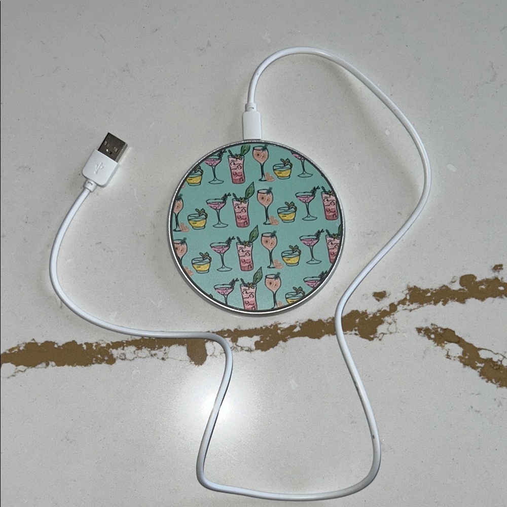 Wireless Charger with Cocktail Design - White